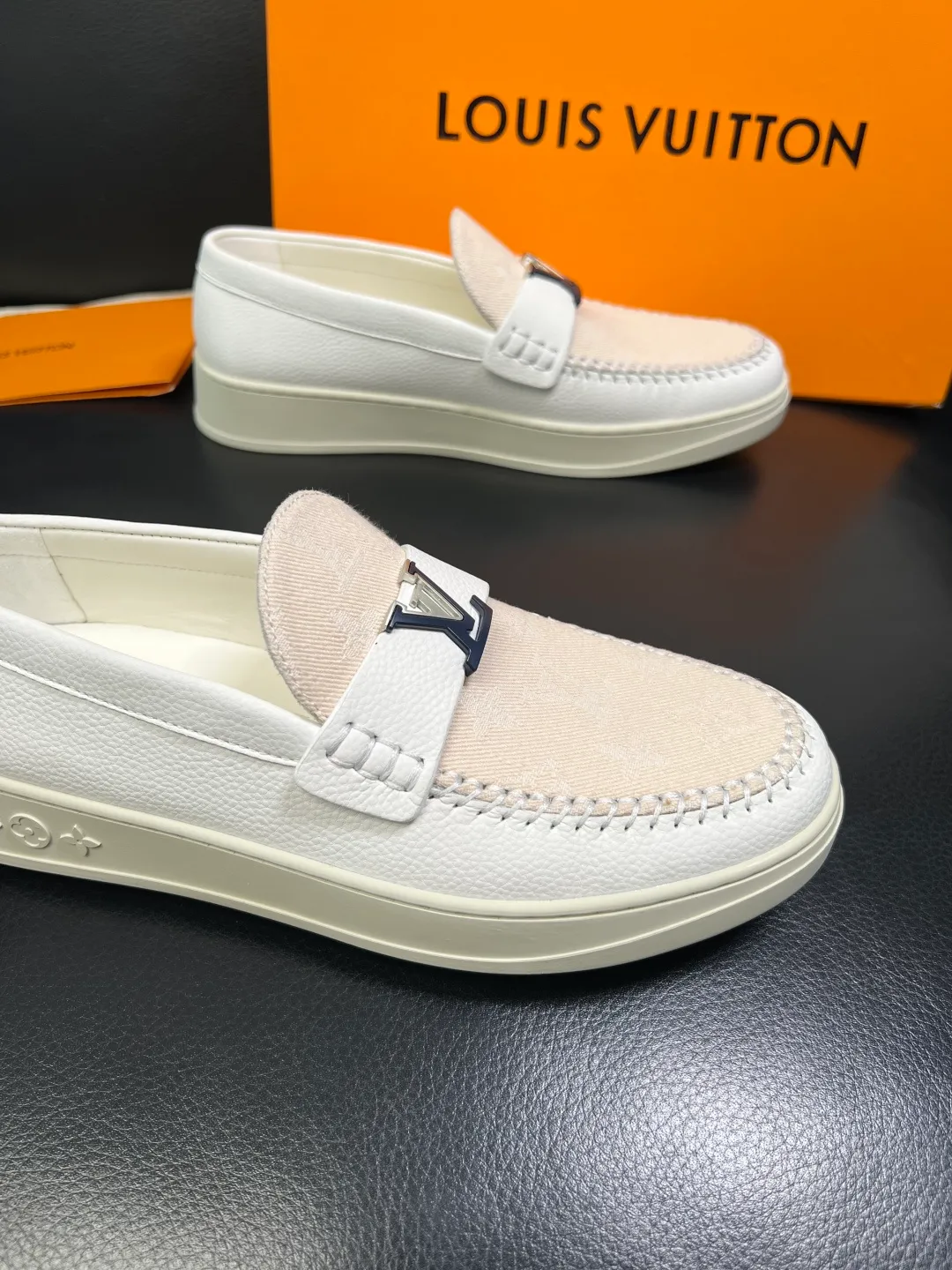 Men's shoes 💰720 Lv high quality top crafts Louis Vuitton, sports sneakers counter synchronization, uppers imported from Italy, high quality splicing colorful complex crafts, imported mesh pads soft and comfortable, soles: original soles specially provided by the original factory, T men's shoes 💰U exclusive movable molded soles super comfortable, original factory single goods, code number 38-44 (customized 45)